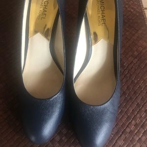 Pumps by Michael Kors